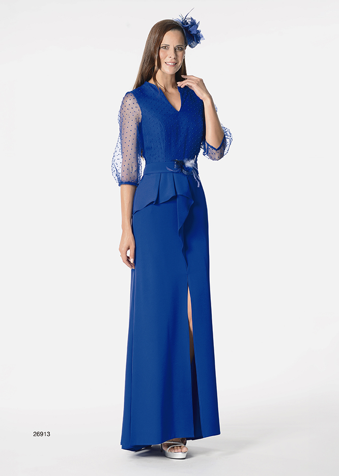 26913-VEST.LARGO M/FRANCESA CON CUERPO PLUMETTI, FALDA CON CAÍDA Y ABERTURA,  ADORNO FLOR